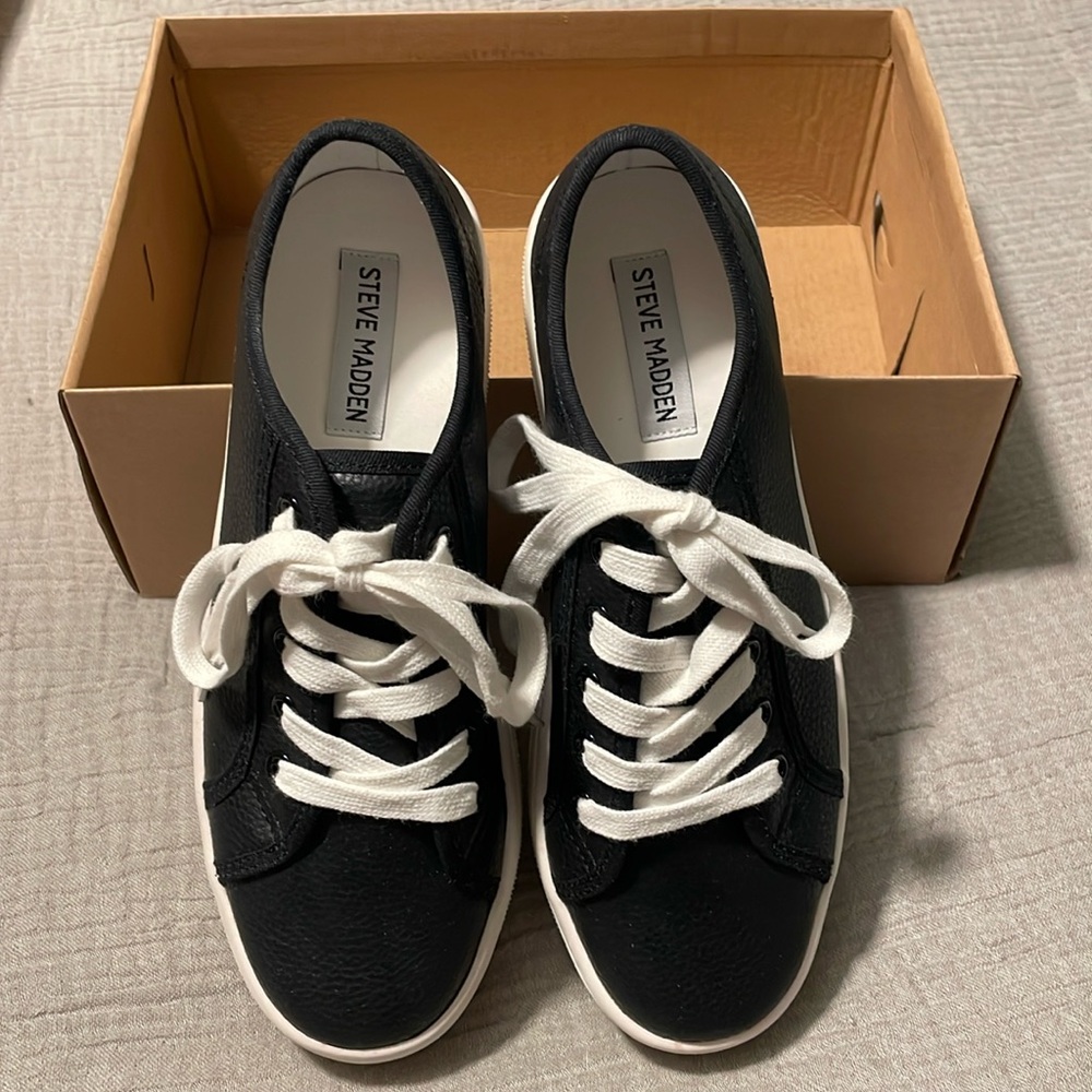 Steve Madden Bobbi30 Platform Sneaker